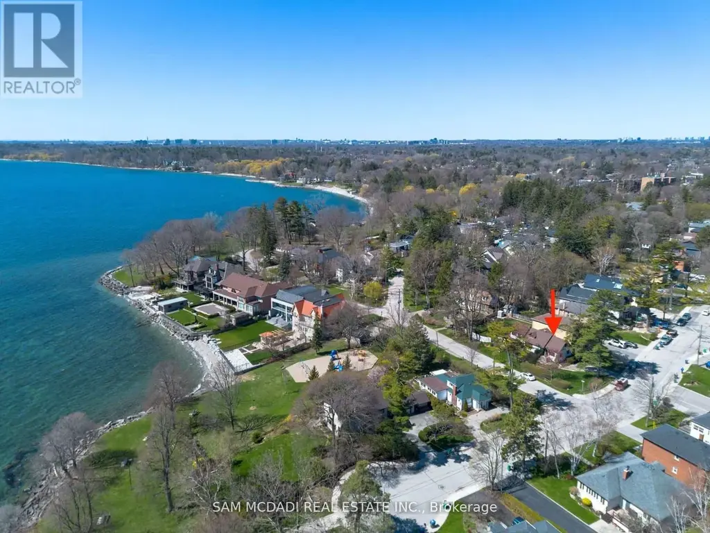 62 Maple Avenue S, Mississauga (Port Credit)