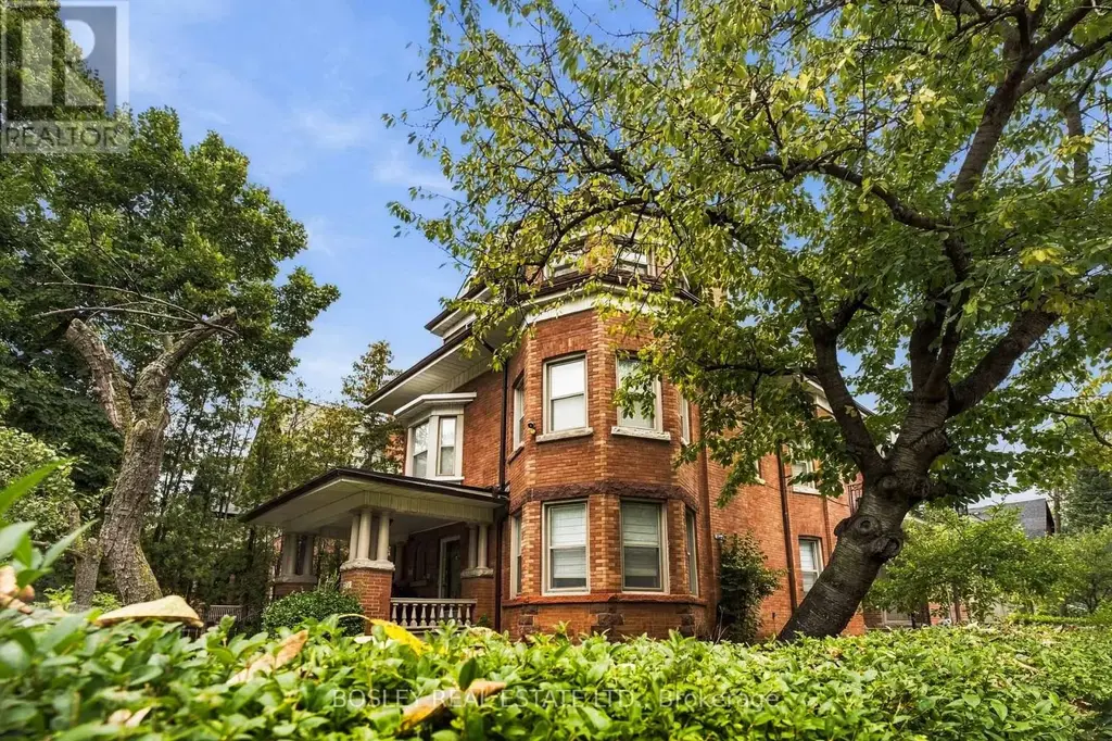399a Palmerston Blvd Boulevard, Toronto (Palmerston-Little Italy)
