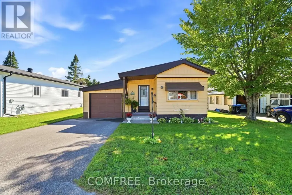 83 Cameron Drive, Oro-Medonte (Hawkestone)