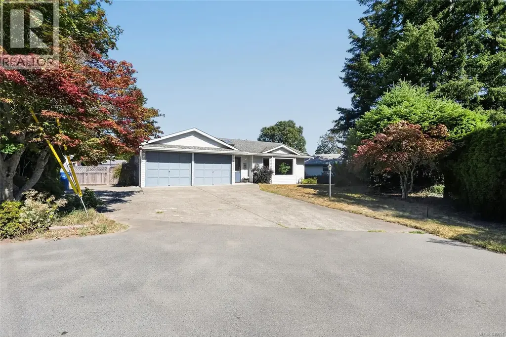3560 Falcon Dr, Nanaimo