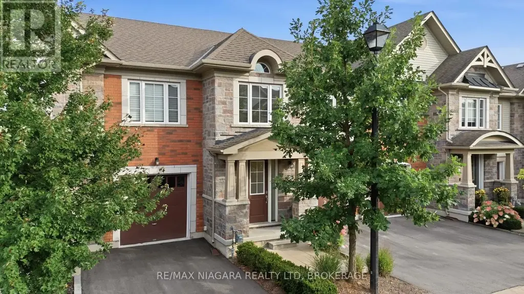 12 George Manor, Niagara-on-the-Lake (Town)