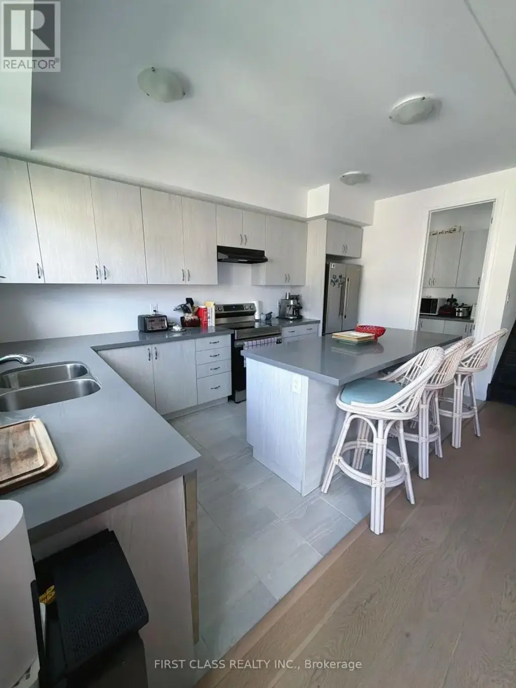 24 Barnyard Trail, Barrie
