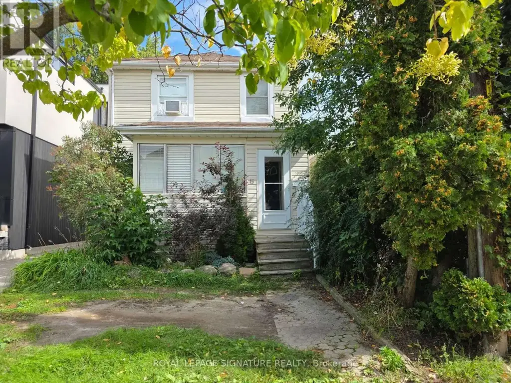 15 Twenty-ninth Street, Toronto (Long Branch)