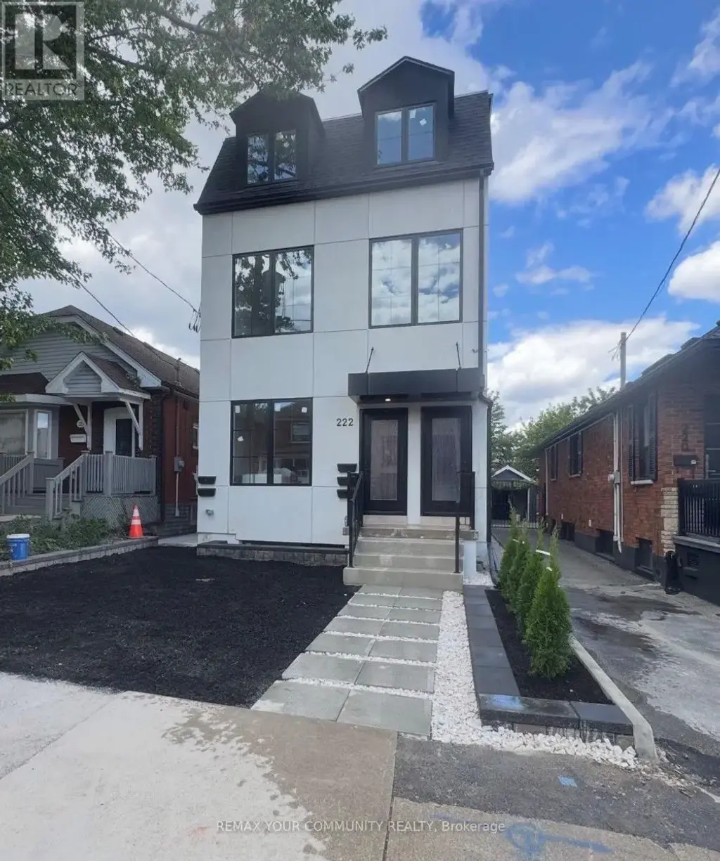2 - 222 Belgravia Avenue, Toronto (Briar Hill-Belgravia)