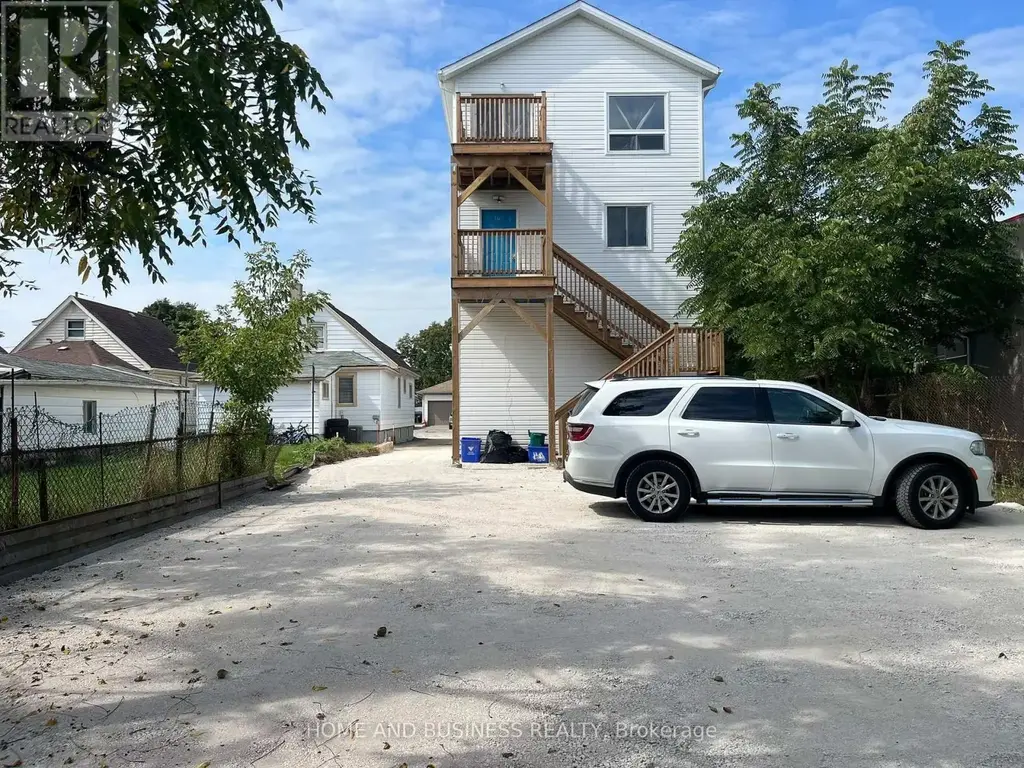 2 - 2 Patricia Street, Thorold (Thorold Downtown)