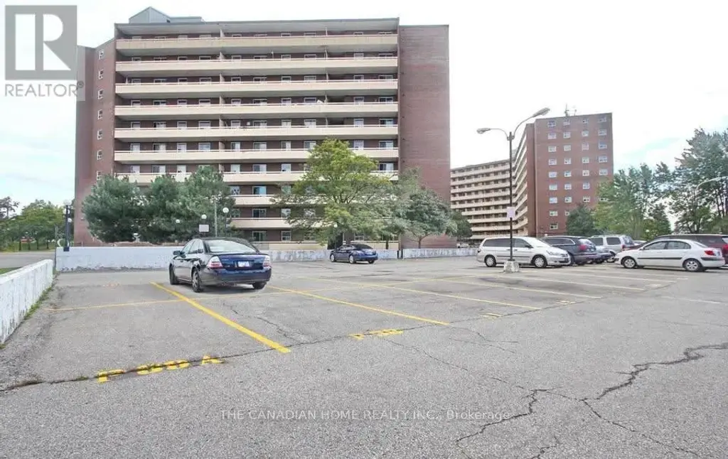 907 - 3577 Derry Road E, Mississauga (Malton)