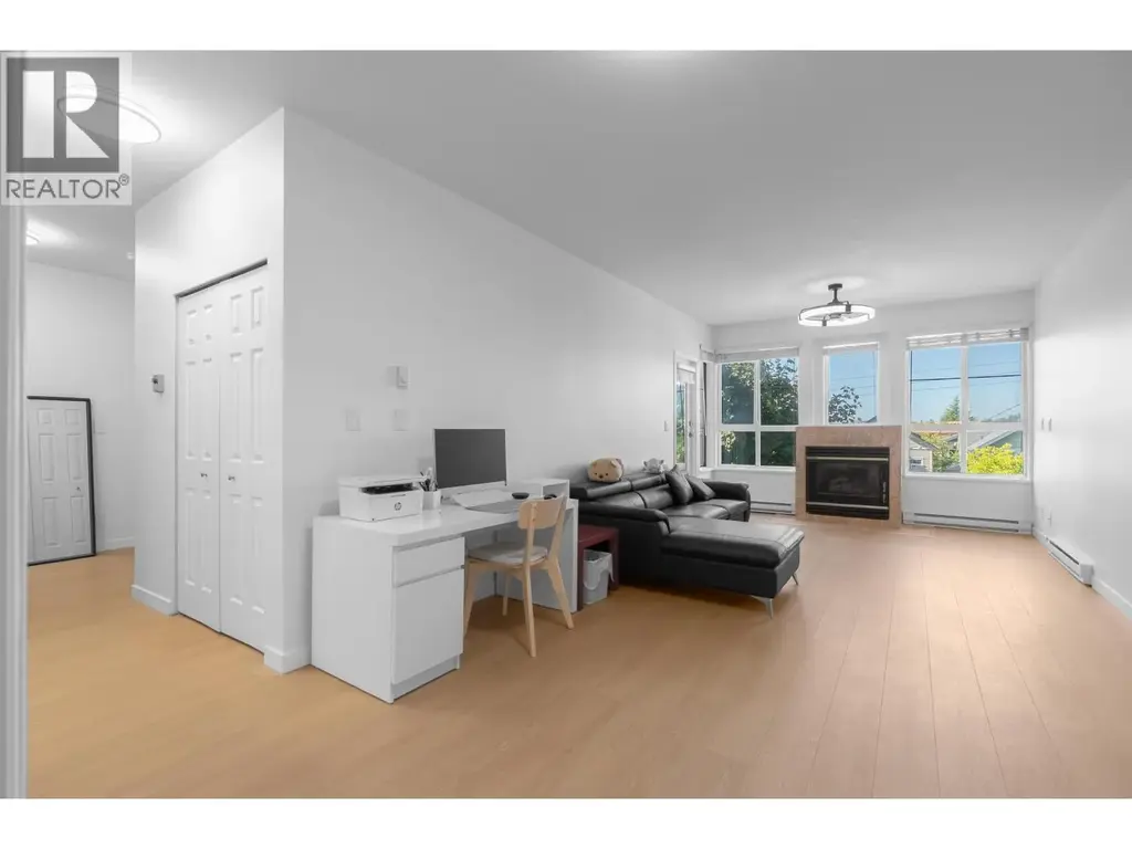 202 7300 Gilbert Road, Richmond