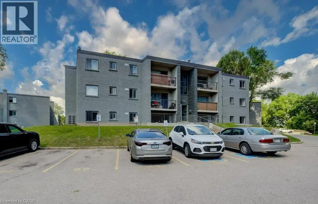 90 King Edward Avenue Unit# 17, London