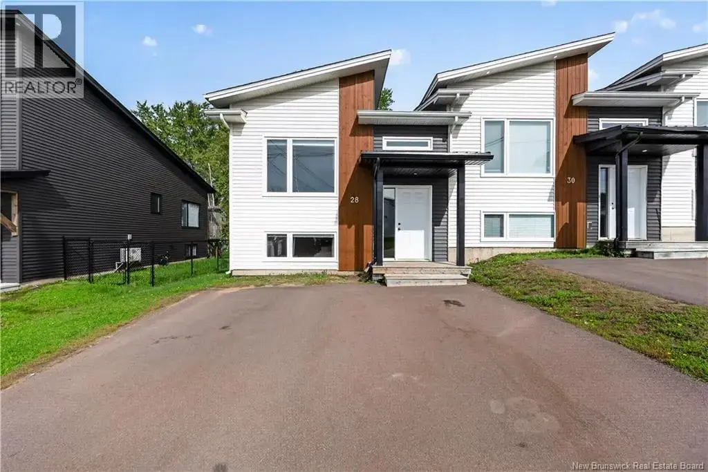 28 De La Colline Street, Dieppe