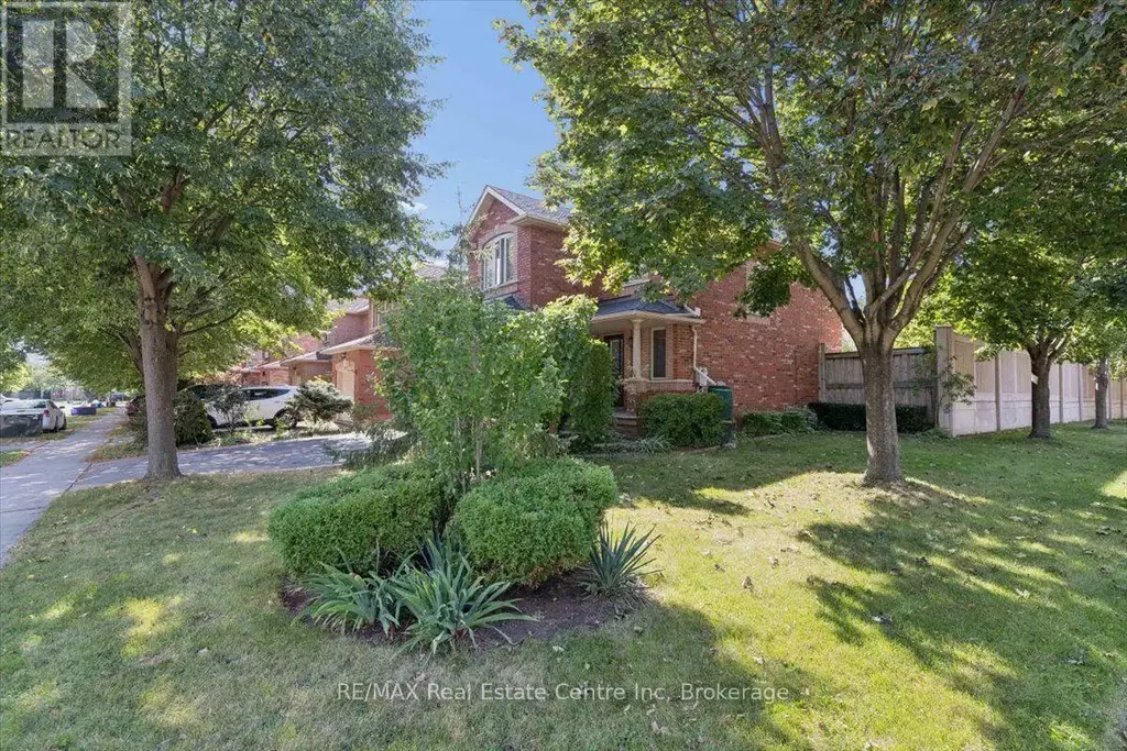 2524 Logan Avenue, Oakville (RO River Oaks)