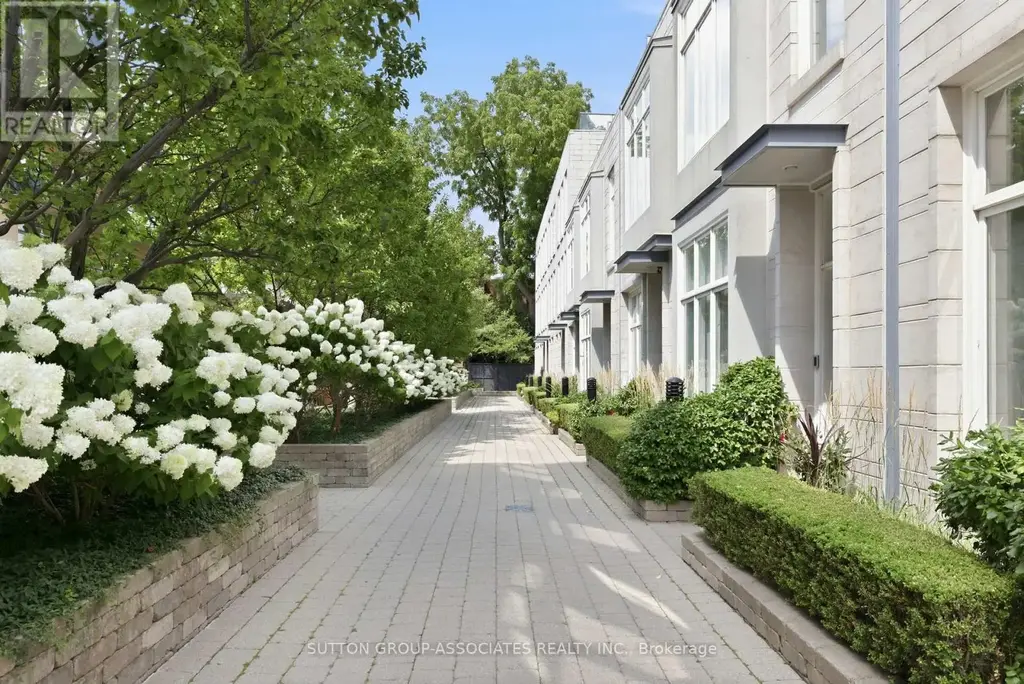 Th9 - 385 Brunswick Avenue, Toronto (Annex)