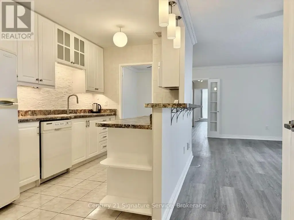 1107 - 3025 Frederica Drive, Mississauga (Applewood)