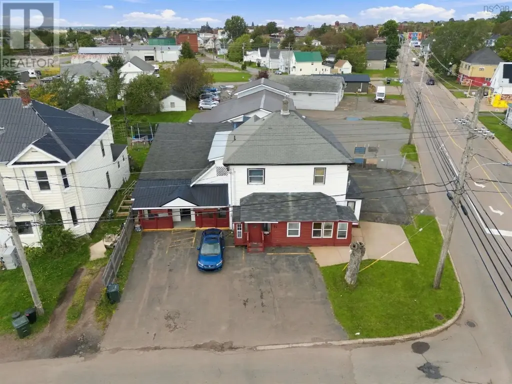 14 Spring Street, Amherst