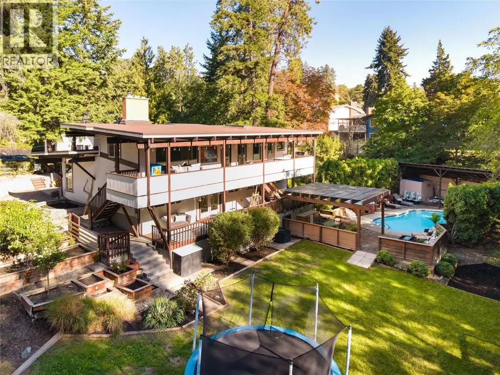 2475 Dunsmuir Road, Kelowna