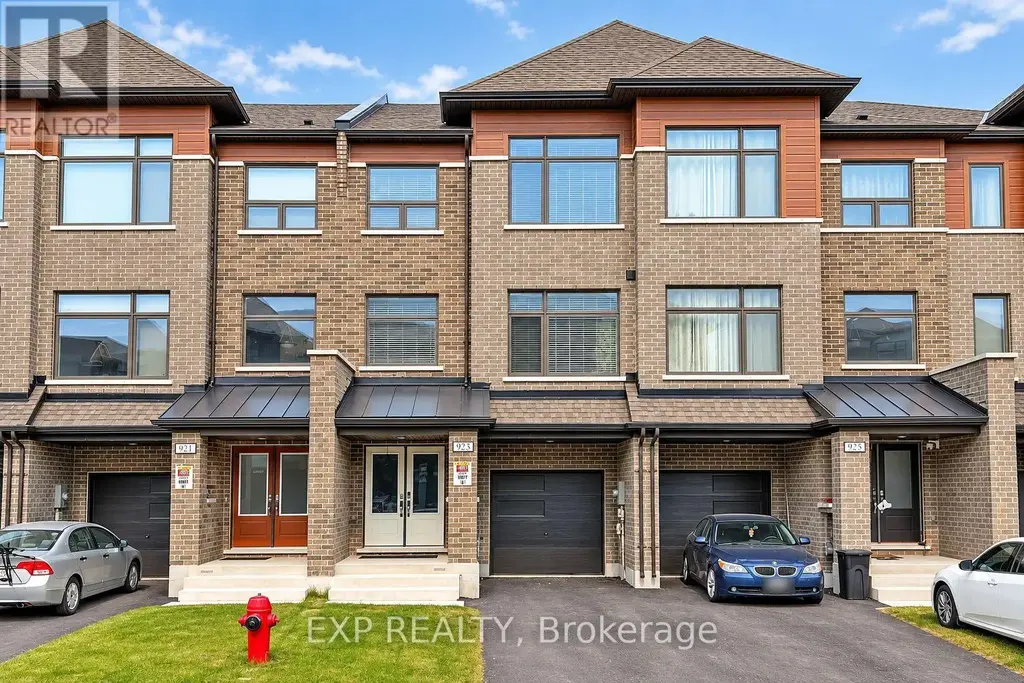 Lower - 923 Isaac Phillips Way, Aurora (Hills of St Andrew)