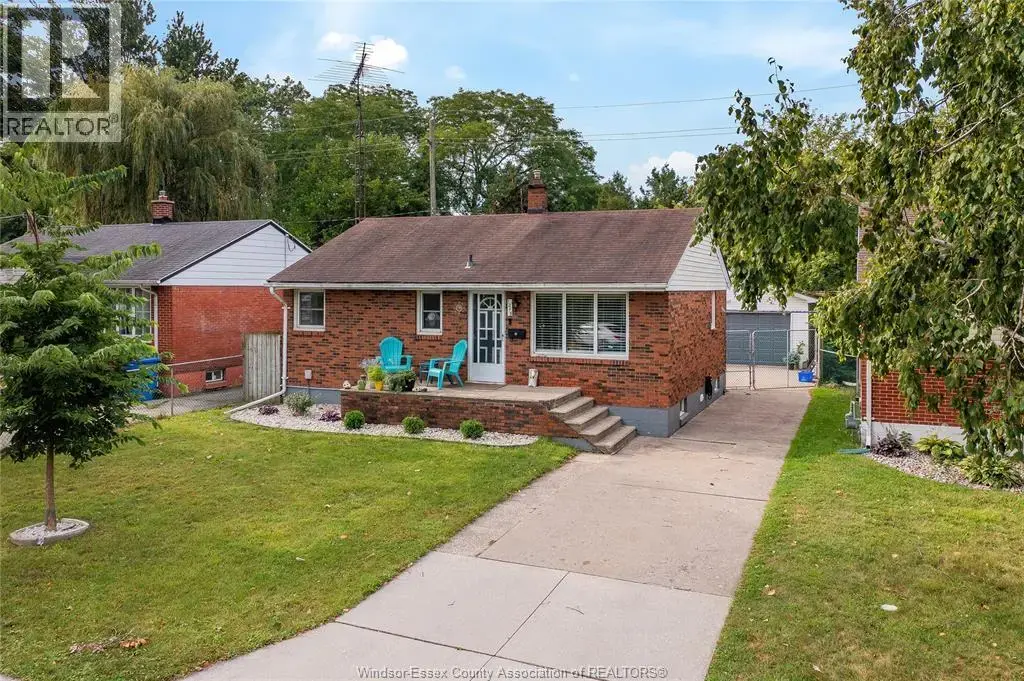 1215 Chappell, Windsor