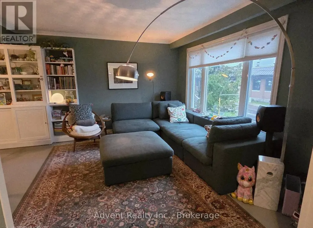 Upper - 800 Davenport Road, Toronto (Wychwood)
