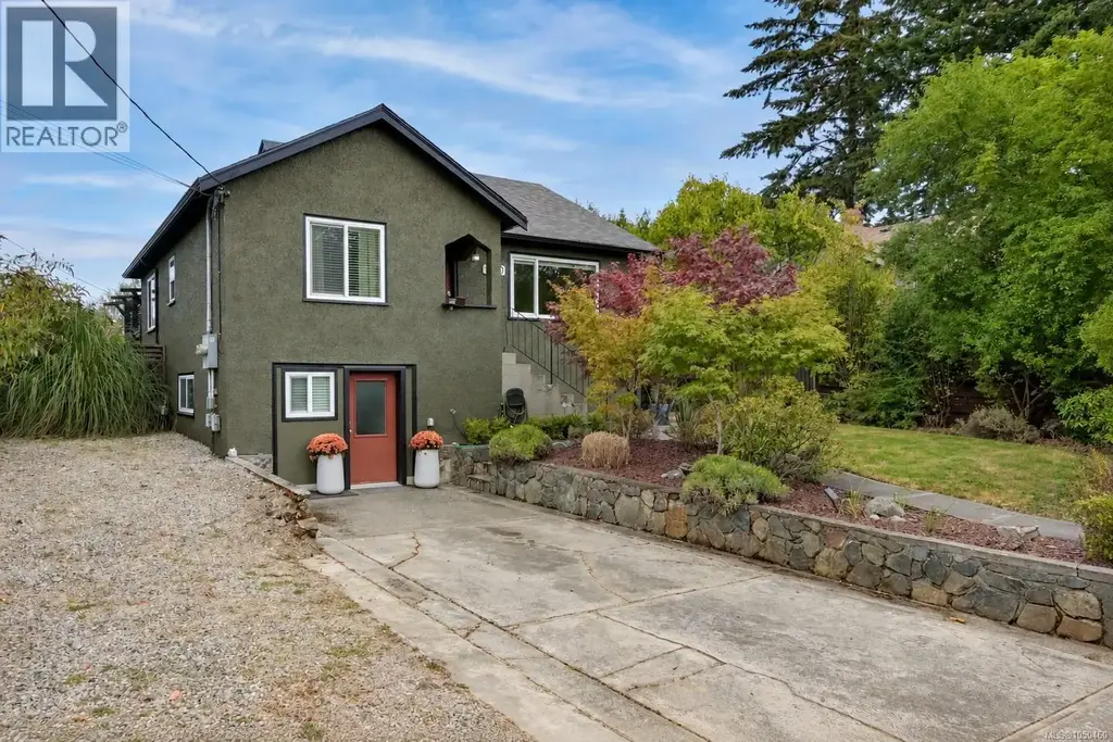 1000 Tattersall Dr, Saanich