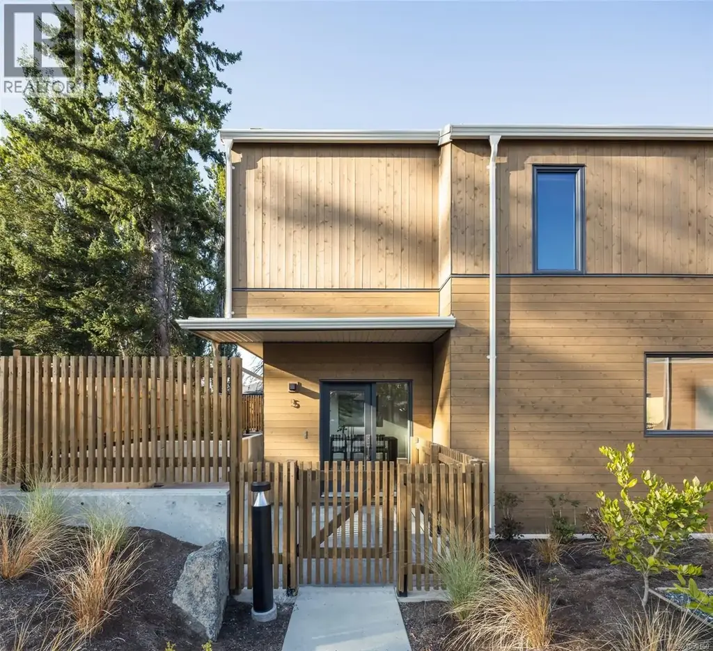5 1520 Louise Pl, Saanich