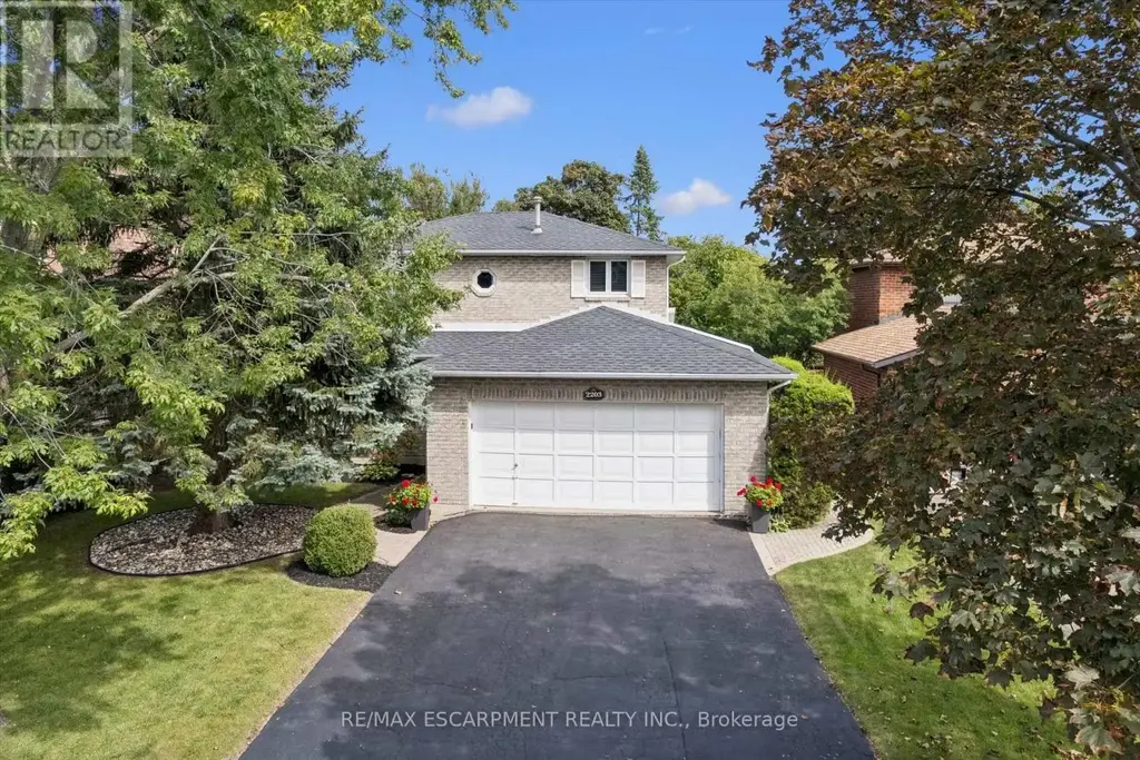 2203 Robin Drive, Mississauga (Sheridan)