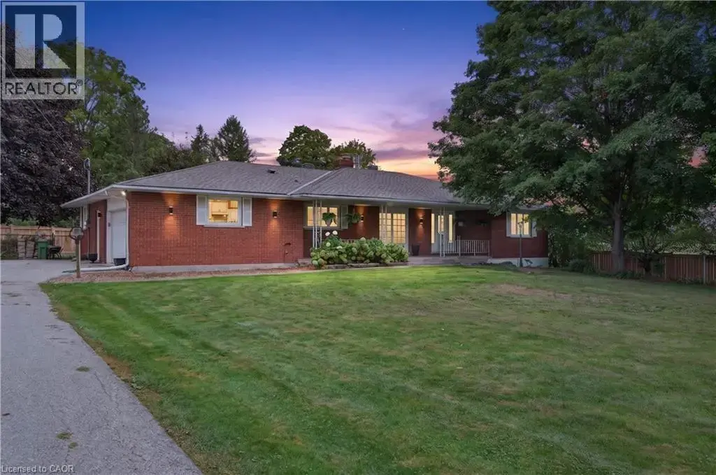 708 Old #8 Highway, Rockton
