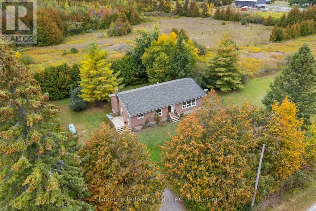 100 Moloney Line, Selwyn