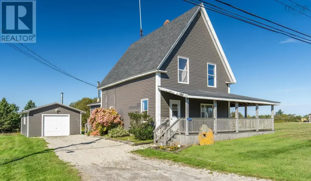 1435 Main Shore Road, Sandford