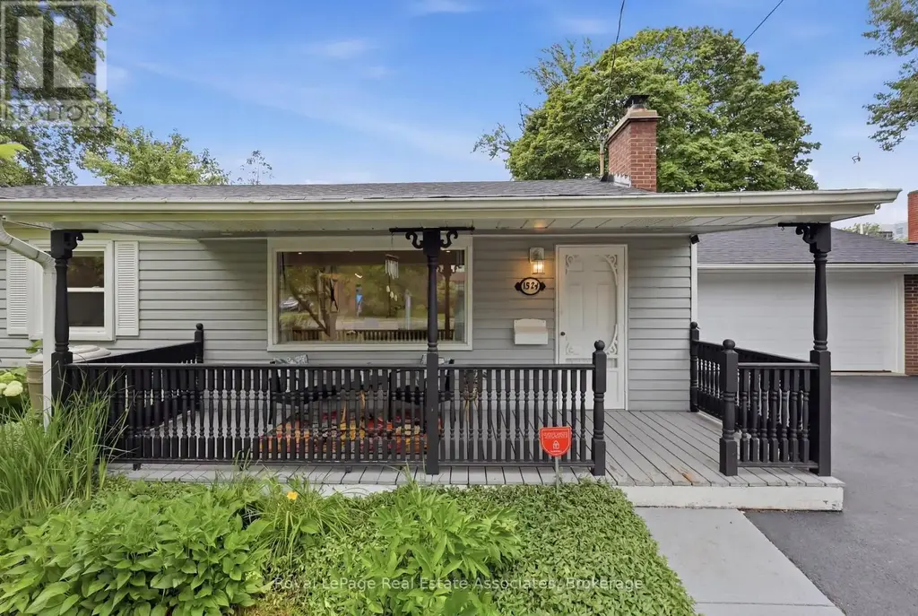 1924 Balsam Avenue, Mississauga (Clarkson)