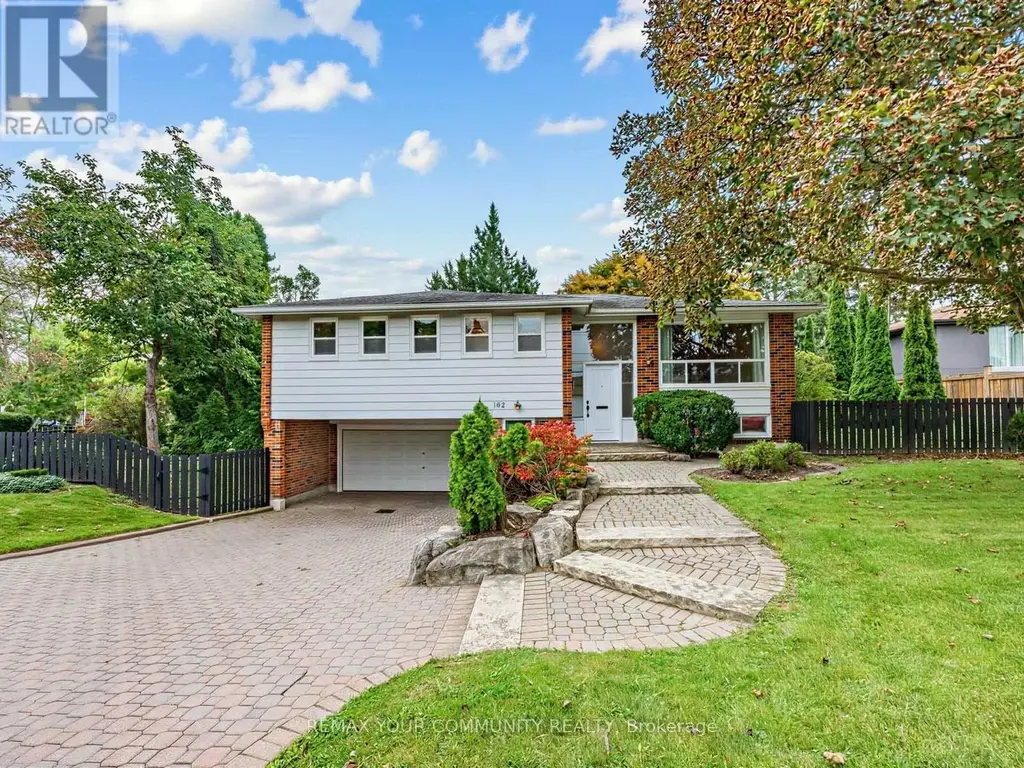 182 Bay Thorn Drive, Markham (Royal Orchard)