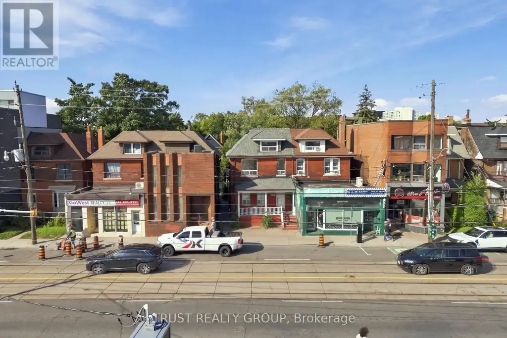 2nd & 3rd Floor - 2279 Dundas Street W, Toronto (High Park-Swansea)
