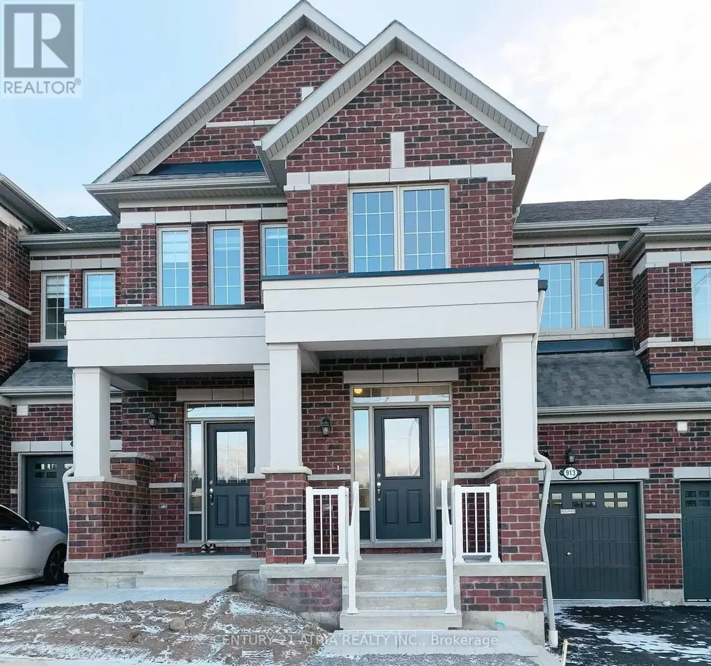 913 Elizabeth Mckenzie Drive, Pickering