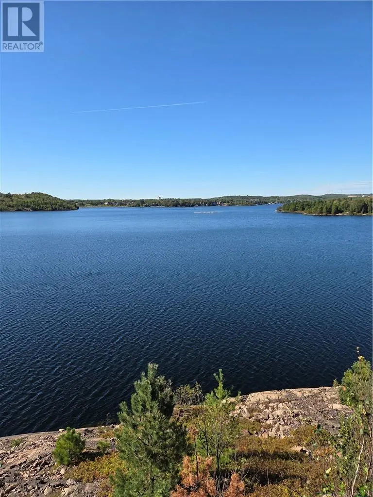 3000 South Bay, Sudbury