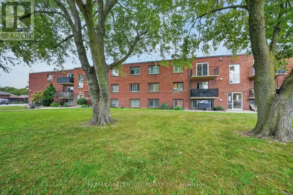 37 - 452 Carlton Street S, St. Catharines (Facer)