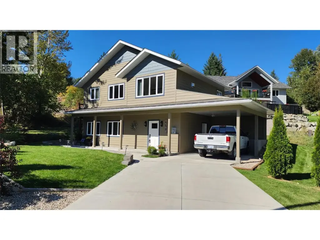 459 Whitman Way, Warfield