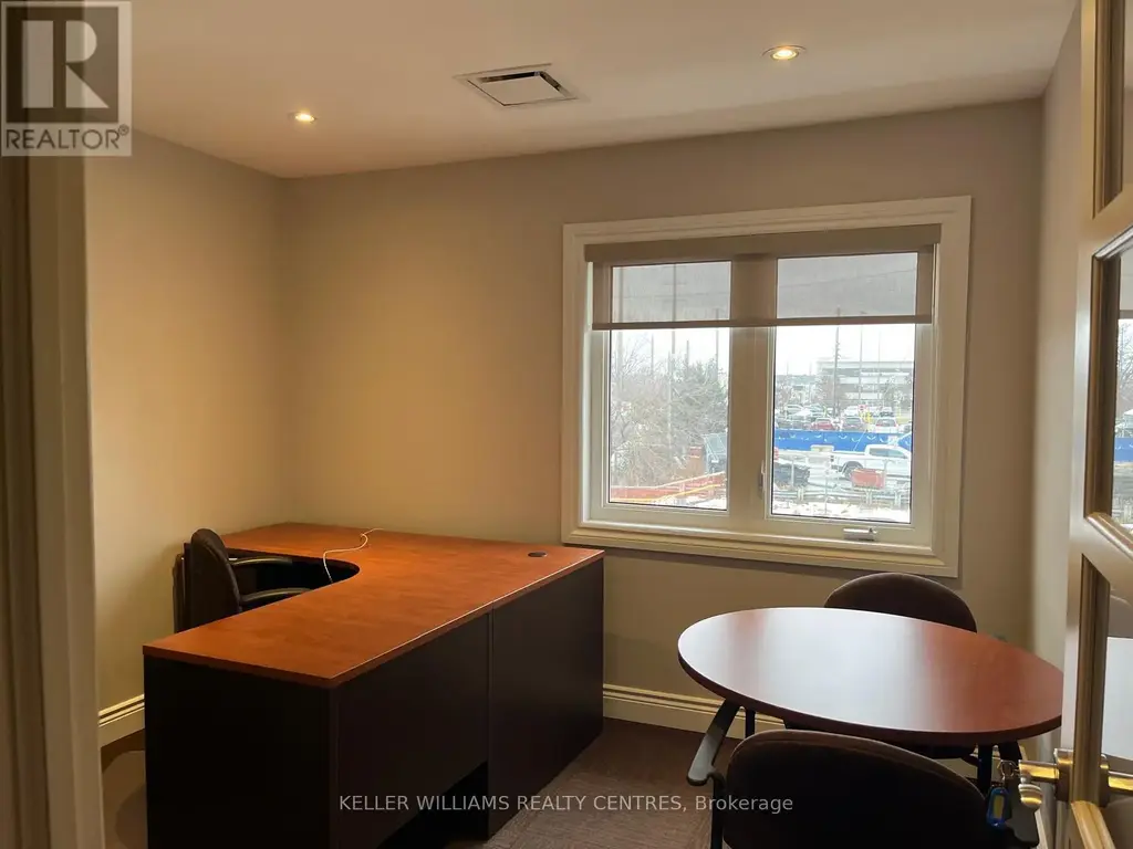 U4 - 117 Wellington Street E, Aurora (Aurora Village)