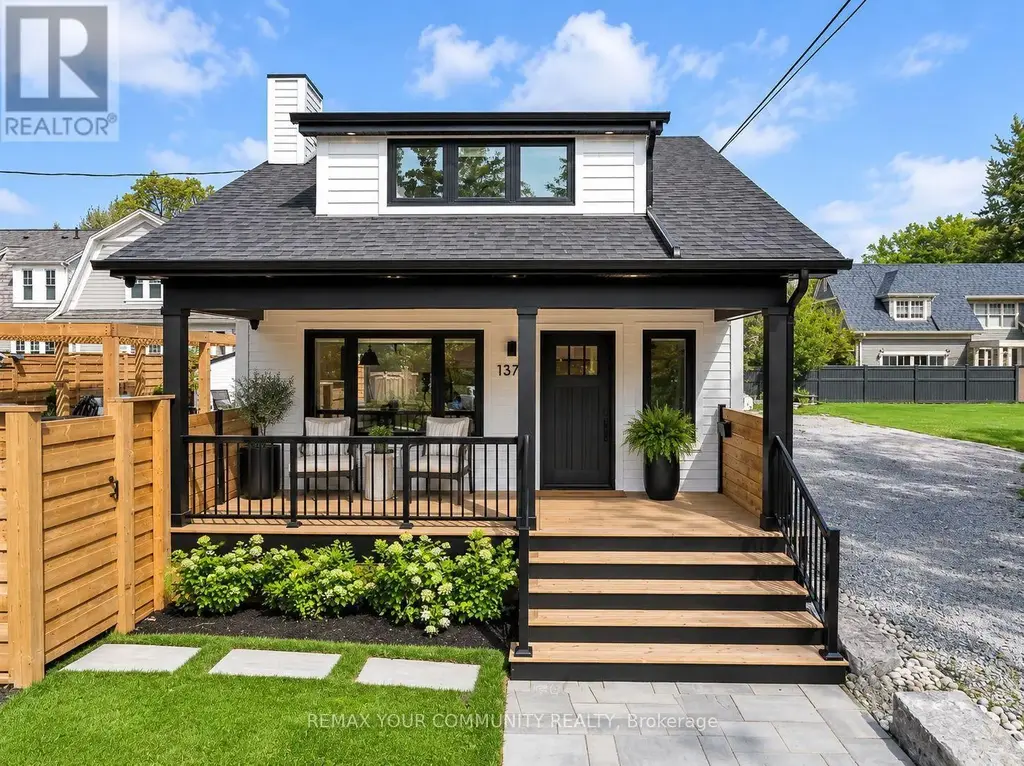 1379 Caroline Street, Burlington (Brant)