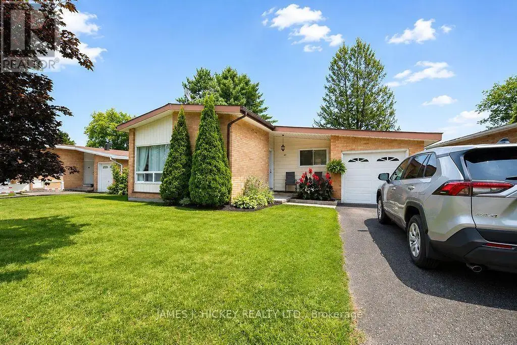 80 Frontenac Crescent, Deep River