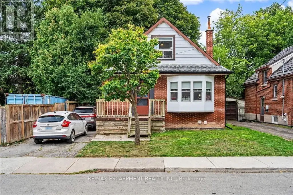15 Mapes Avenue, Hamilton (Westdale)