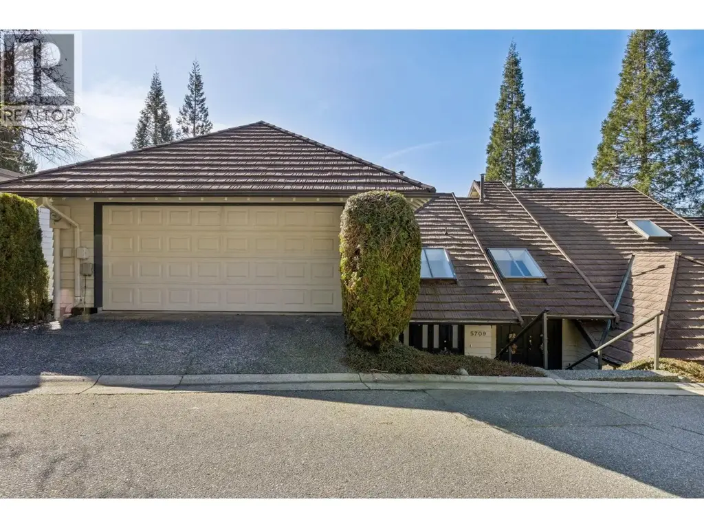 5709 Owl Court, North Vancouver