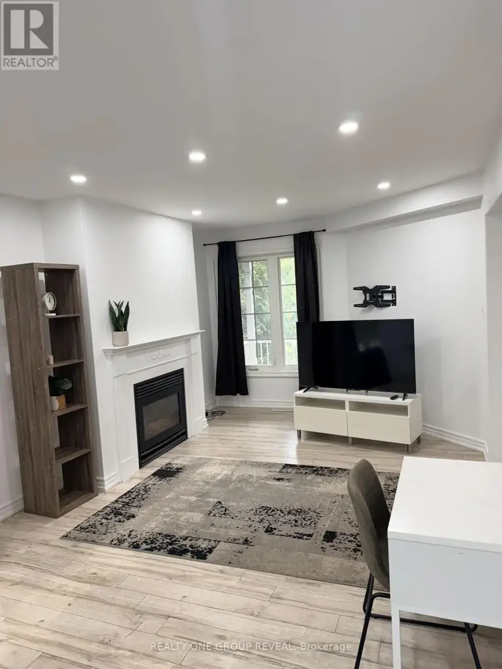1027 Ridgemount Boulevard, Oshawa (Pinecrest)