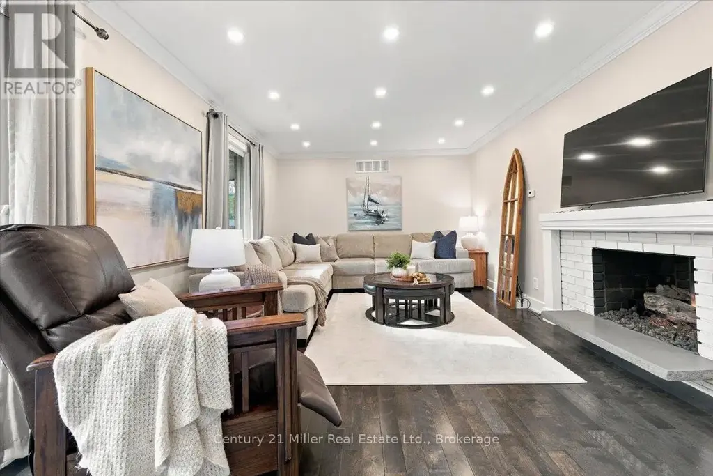 37 Tulip Street, Oakville (BR Bronte)