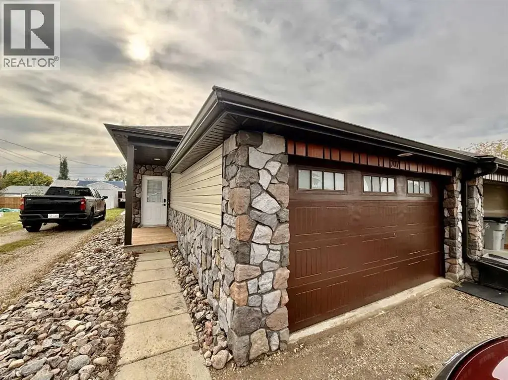 707 9 Avenue, Wainwright