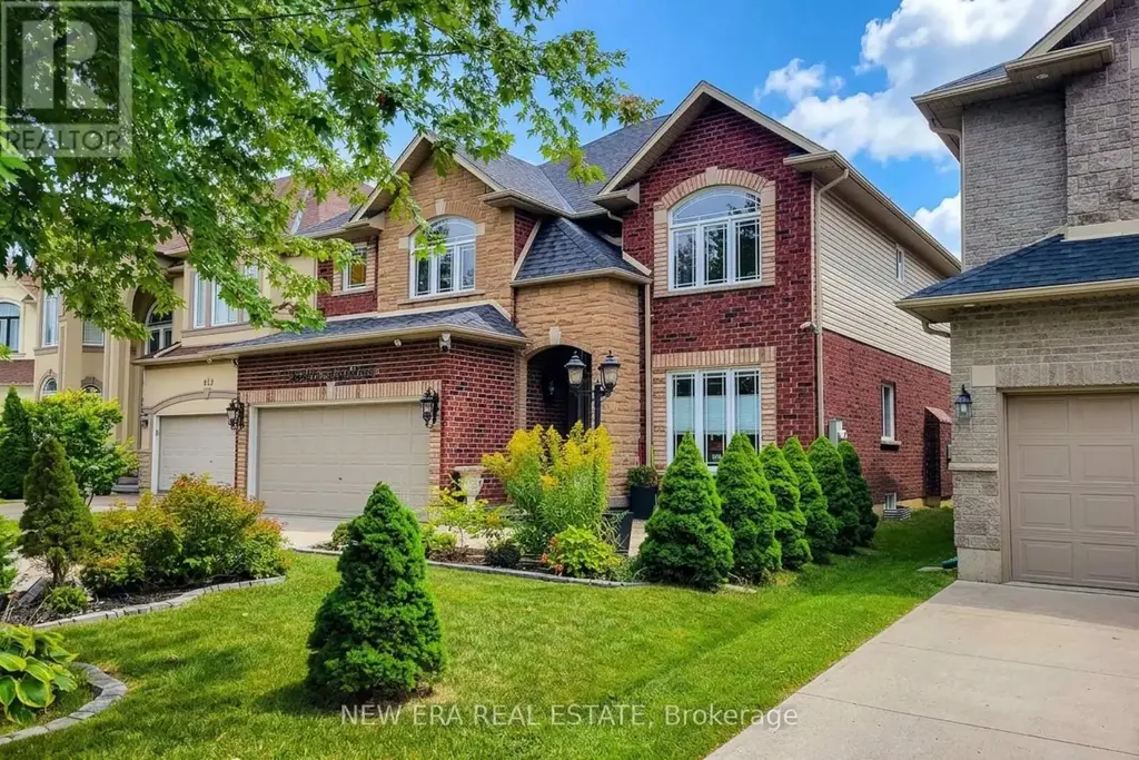 214 Cloverleaf Drive, Hamilton (Meadowlands)