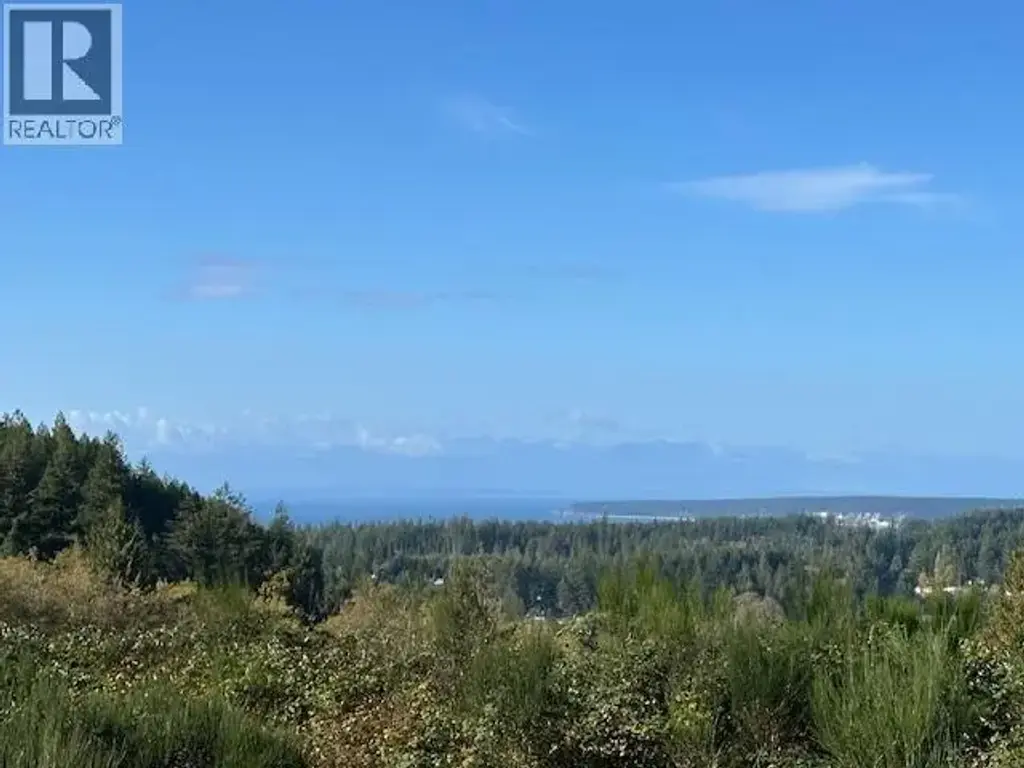 5586 Tanner Ave, Powell River