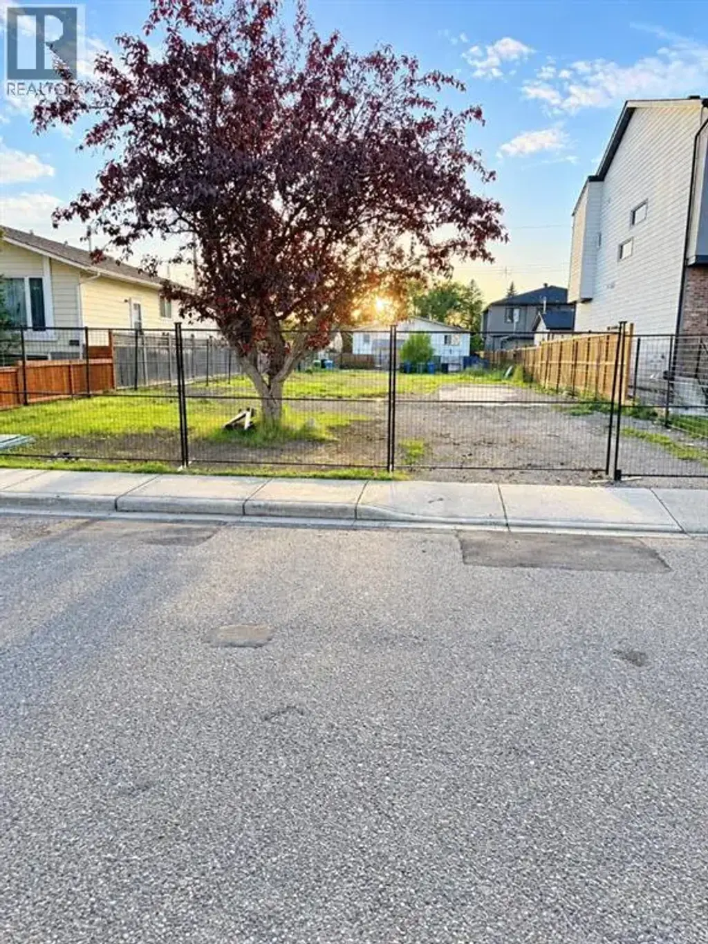 4647 79 Street Nw, Calgary