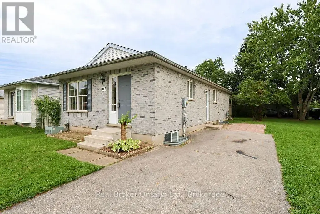 342 Fleming Drive, London East (East D)