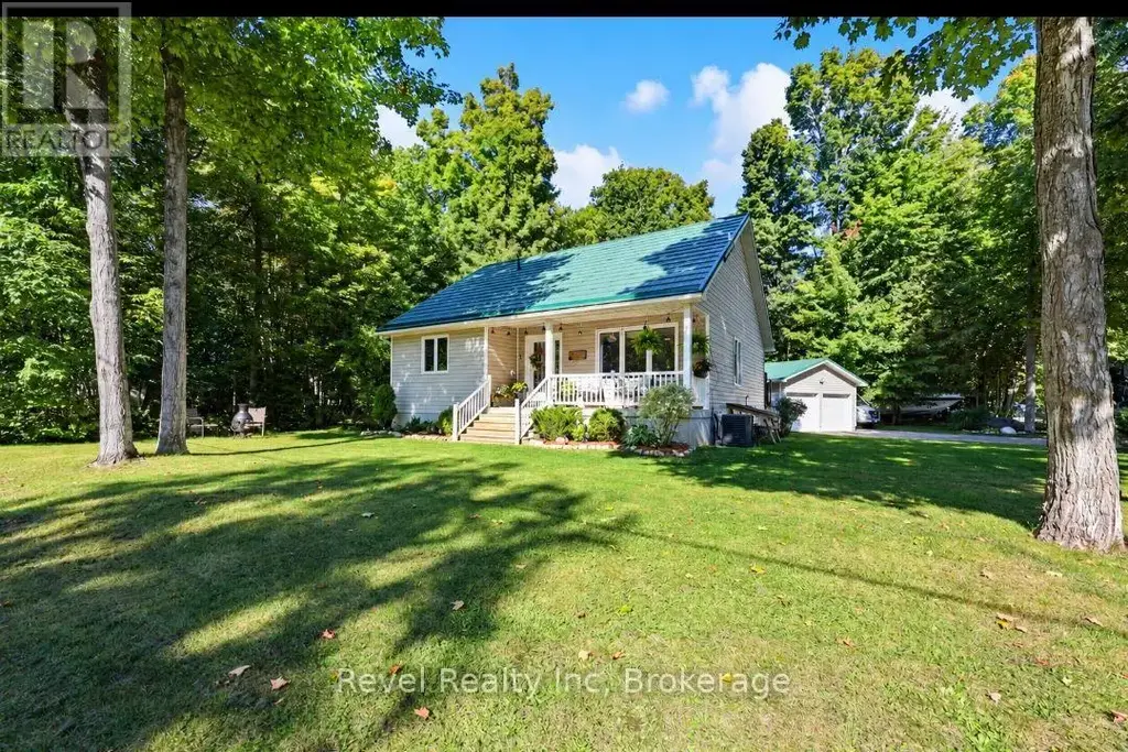 18 Rue Vanier Road, Tiny (Lafontaine)