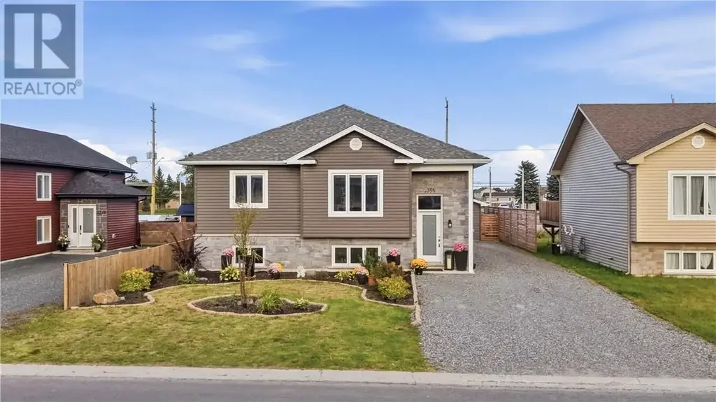 4355 Larocque Avenue, Val Caron