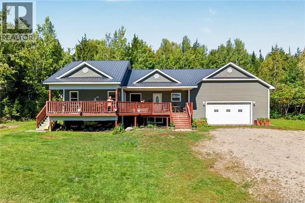 3442 Route 105, Bear Island