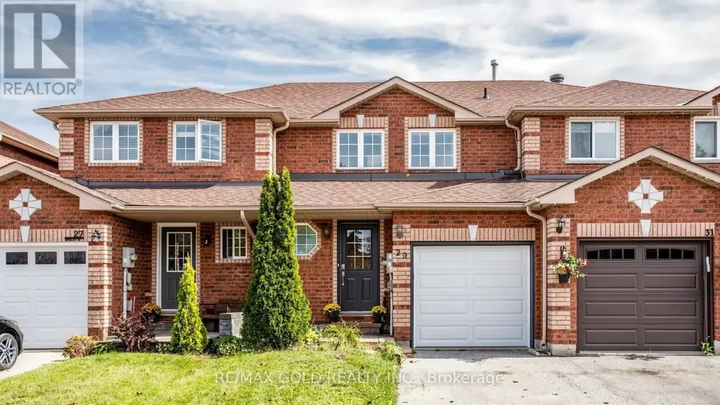 29 Srigley Street, Barrie (Holly)